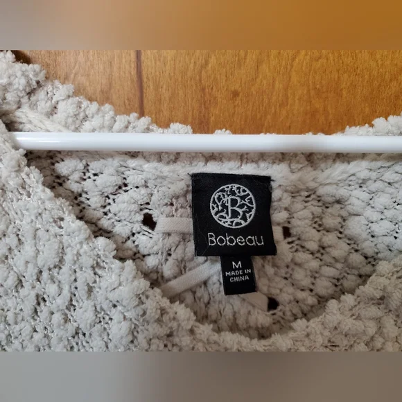 Women's Cozy Cream Sweater With Lace Up Back Detail- Size M - Picture 2 of 4